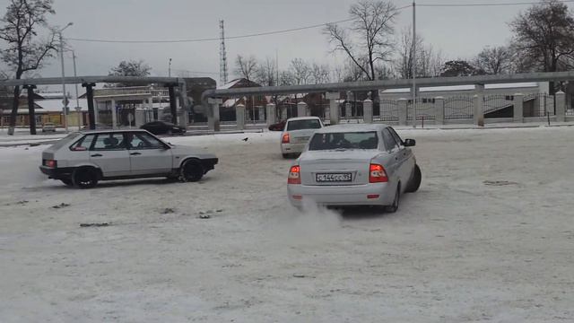 Покатушки по снегу. Зимний дрифт. Автоклуб Драйв 2 95 (часть 1) смотреть онлайн