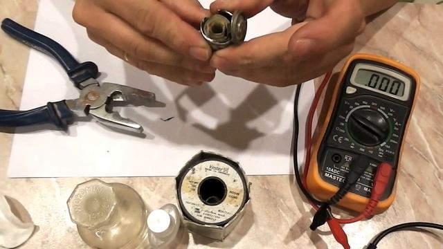 Разборка NI-Cd никель кадмиевого аккумулятора 1,2 вольт от шуруповёрта через год эксплуатации смотреть онлайн