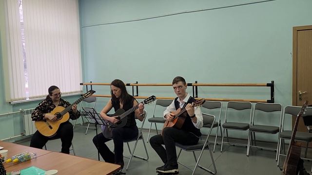 «Дорогой дальнею» исп. Настасюк Владимир и Елена, Карачарова А. С. смотреть онлайн