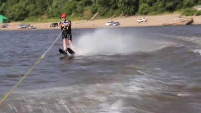 водные лыжи и банан смотреть онлайн
