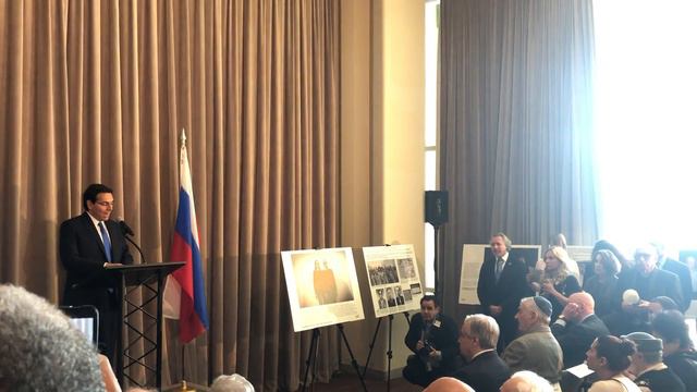 Israeli Ambassador Danny Danon and the Holocaust survivors, 75 years after Auschwitz liberation смотреть онлайн