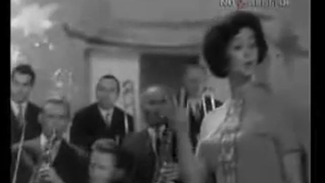 Юлия Пашковская. Идёт девчонка 1965 смотреть онлайн