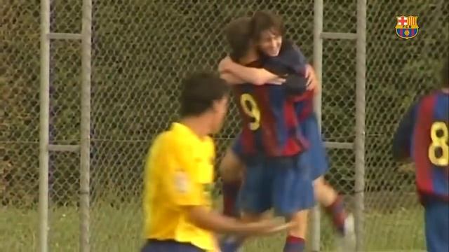 «Барса» опубликовала видео Месси, доказывающее, что он был инопланетянином с детства. смотреть онлайн