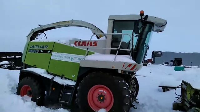 Комбайн силосоуборочный Claas Jaguar 830 экспресс-обзор от Владислава Перегудова смотреть онлайн