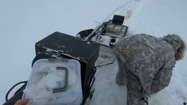 На озеро в тайгу за налимом.