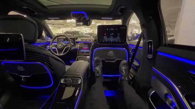 2022 Mercedes-Maybach S580 4MATIC - Walkaround in 4k смотреть онлайн