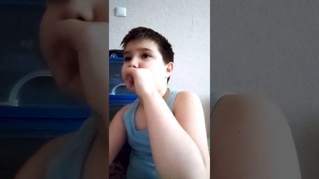 РОДИТЕЛИ И НЕ ЗНАЮТ КАК У МЕНЯ ДЕЛА ЛЮДИ ЛОВИТ смотреть онлайн