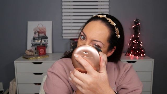 Get Party-Ready with Me: Holiday Makeup Tutorial l Santa Themed Party смотреть онлайн
