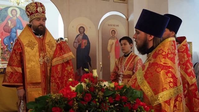 Благодарственное слово настоятеля храма к митрополиту Челябинскому и Миасскому Григорию на архиере смотреть онлайн