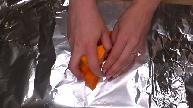 Сладкие блины с клубничным сиропом