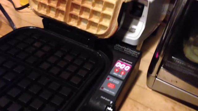 Chef's Choice Waffle Pro, working well now! смотреть онлайн