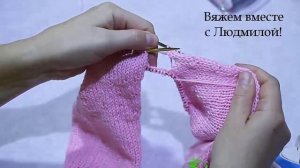 Как связать  детские штаны бесшовным способом // Штаны спицами с вышивкой .