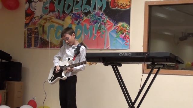 Gary Moore - Parisienne Walkways(cover)-Vova Chernoklinov(kids Guitar) смотреть онлайн