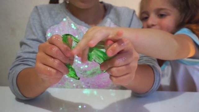 ЧЕЛЛЕНДЖ ЛИЗУН эксперименты / Halloween Slime / с кинетическим песком / смотреть онлайн