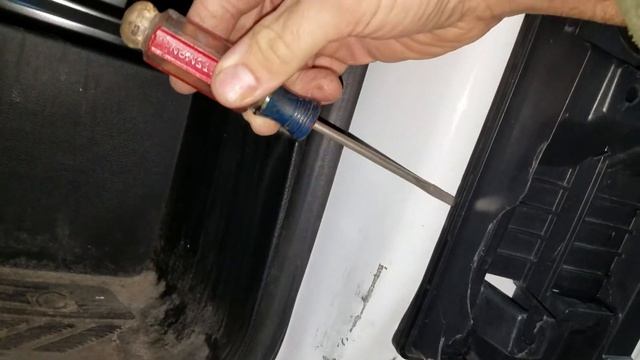 How to remove fuel door on Ford Transit смотреть онлайн
