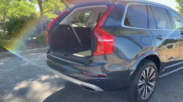 2020 Volvo XC90 In Denim Blue ? Walkaround with Heather. смотреть онлайн