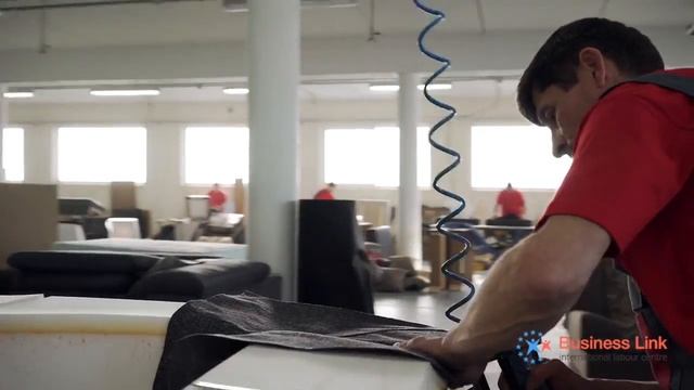 Работа для мужчин на 2500 zł/мес на (руки) на фабрике мягкой мебели