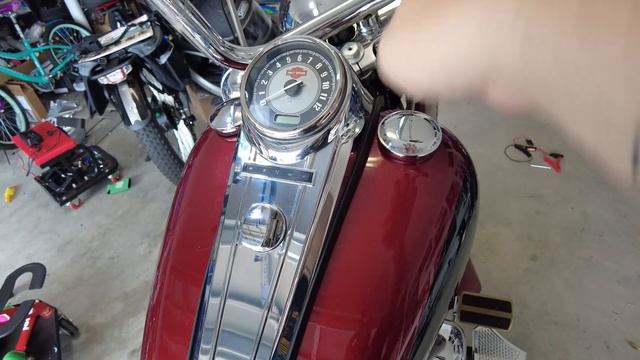 Harley Davidson Cholo Heritage Softail Revival - Tank, dash, new exhaust tips! смотреть онлайн