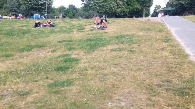 Görlitzer Park, Kreuzberg, Berlin / Гёрлитцер парк, Кройцберг, Берлин смотреть онлайн