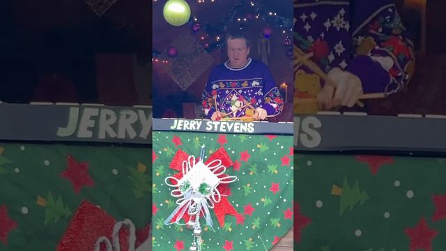 Jerry Stevens - "Here Comes Santa Claus" live at Meakusma 2022 смотреть онлайн