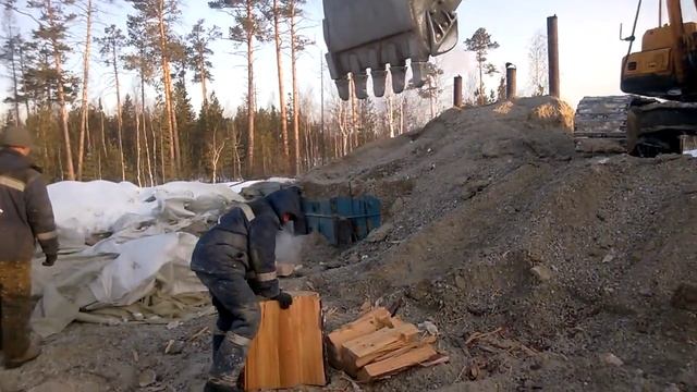 Как в Якутии колят дрова смотреть онлайн