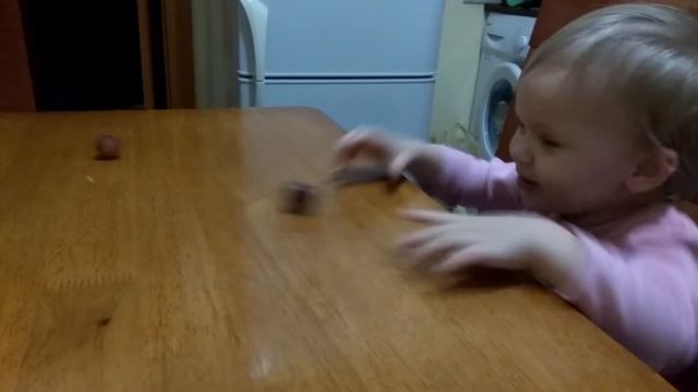 Играет и смеётся смотреть онлайн