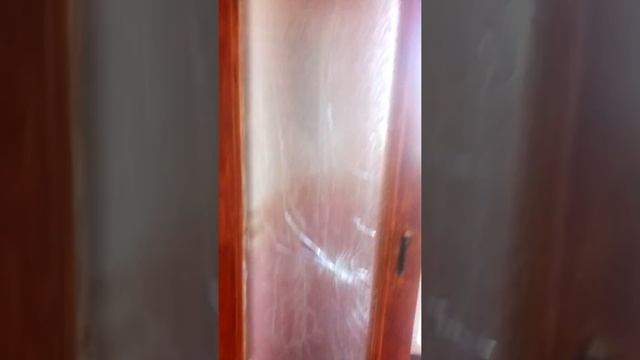 Разбил стекло дома!!!