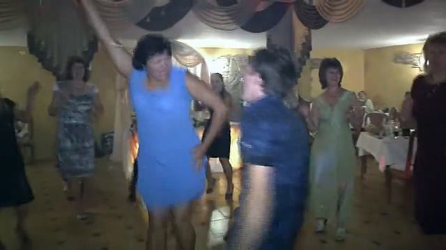 ВЕСЕЛЫЙ КЛИП (Froidz - Outta Love) смотреть онлайн