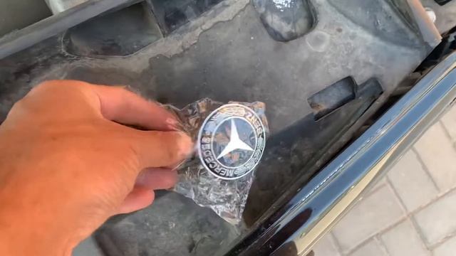Mercedes Benz w212 removal hood emblem замена прицела на капоте значка на китай смотреть онлайн