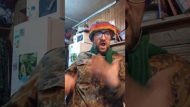 Звери не поделили суп-пюре. Стихи