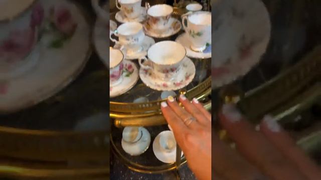 Сервировочный столик смотреть онлайн