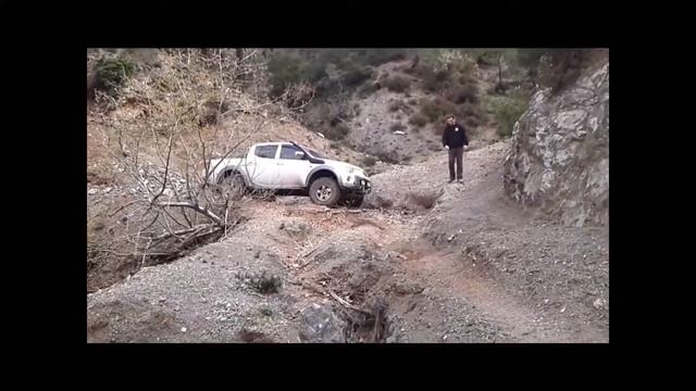 mitsubishi pinin vs L200 kantili part 2 4 смотреть онлайн