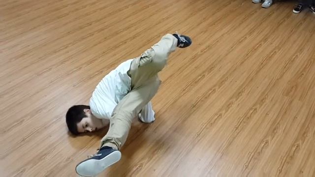 Батлы в Беляево 15.02.14г. Брейк-данс. №1 смотреть онлайн