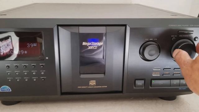 Sony CDP-CX335 300-Disc CD Changer MegaStorage Jukebox смотреть онлайн