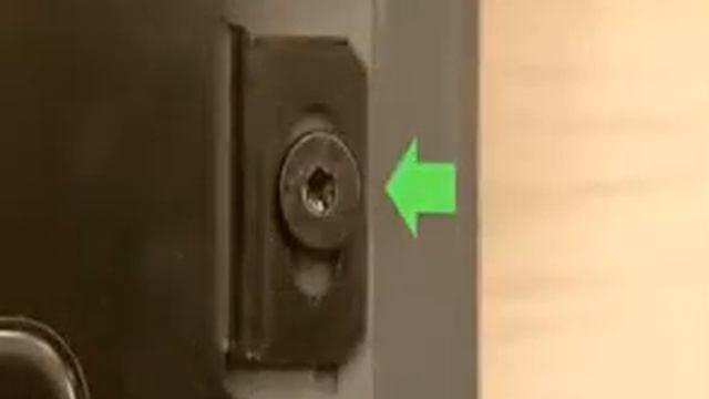 Installing the SMART V25 projector on a SMART Height-Adjustable Wall Mount смотреть онлайн