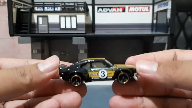 HOTWHEELS Mazda RX 3 Unboxing and Quick Review смотреть онлайн