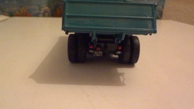 Сборная модель SSM 1:43 ЯАЗ 210 Е кит. смотреть онлайн