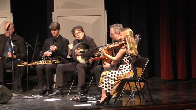 All-Ireland Champion fiddler Haley Richardson performs with The Hudson-Shannon Line Ensemble смотреть онлайн