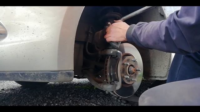 Kia ceed Замена тормозных колодок перед 300 мм!!! смотреть онлайн
