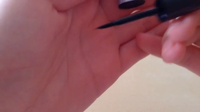 AliExpress. Палетка,лак для ногтей, подводка для глаз, майка, накладные реснички. смотреть онлайн