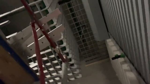 ТРЦ Щелковский. Монтаж подвесного потолка Грильято. Ячейка 100х100 смотреть онлайн