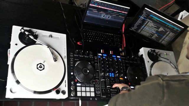 Pioneer DVS Scratch and Mix Test - PLX-500 DDJ-RX Rekordbox смотреть онлайн