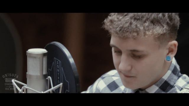 Dylan Brierley - Memories - Ont Sofa Live at Leeds Corn Exchange смотреть онлайн