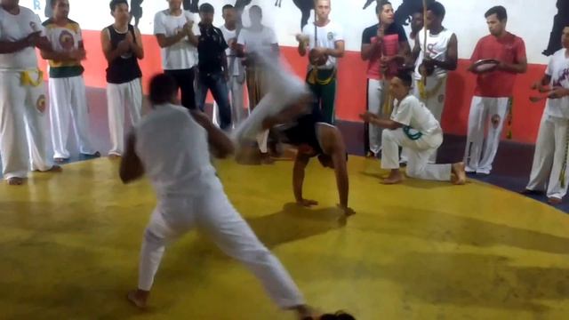 capoeira..(2) смотреть онлайн
