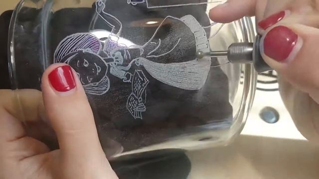 Гравировка по стеклу бормашиной Dremel смотреть онлайн