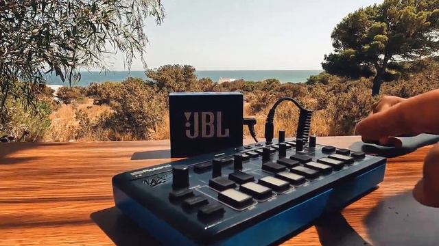 Roland Aira j-6 / Formentera Jam смотреть онлайн