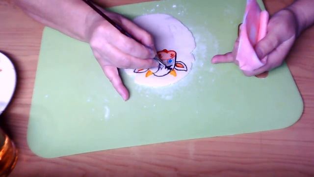 Как сделать украшение для торта из мастики к Новому году смотреть онлайн