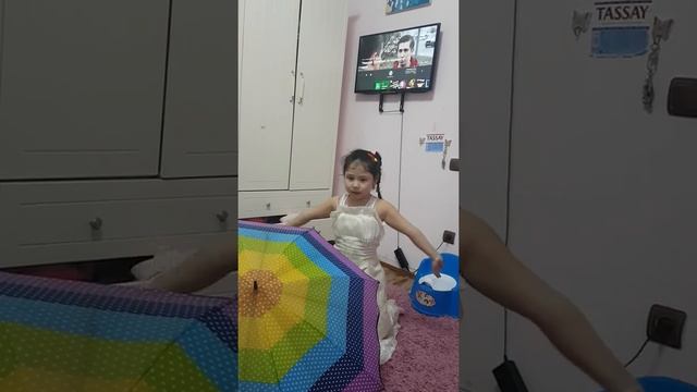 Диана с зонтиком смотреть онлайн