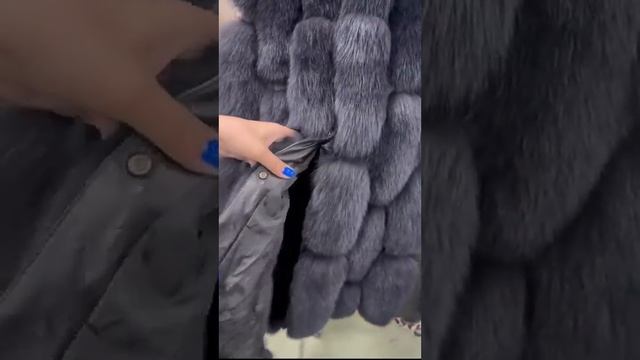 Склад Империя Стиля . ❤️Жилет песец на коже, с капюшоном, длина 90 см, размеры 42,44,46 ✅18500р смотреть онлайн