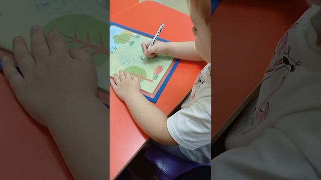 Кружок"Волшебный мир" Тема:"Гусеница"(вторая младшая группа)Руков. :Манухина М.М. смотреть онлайн